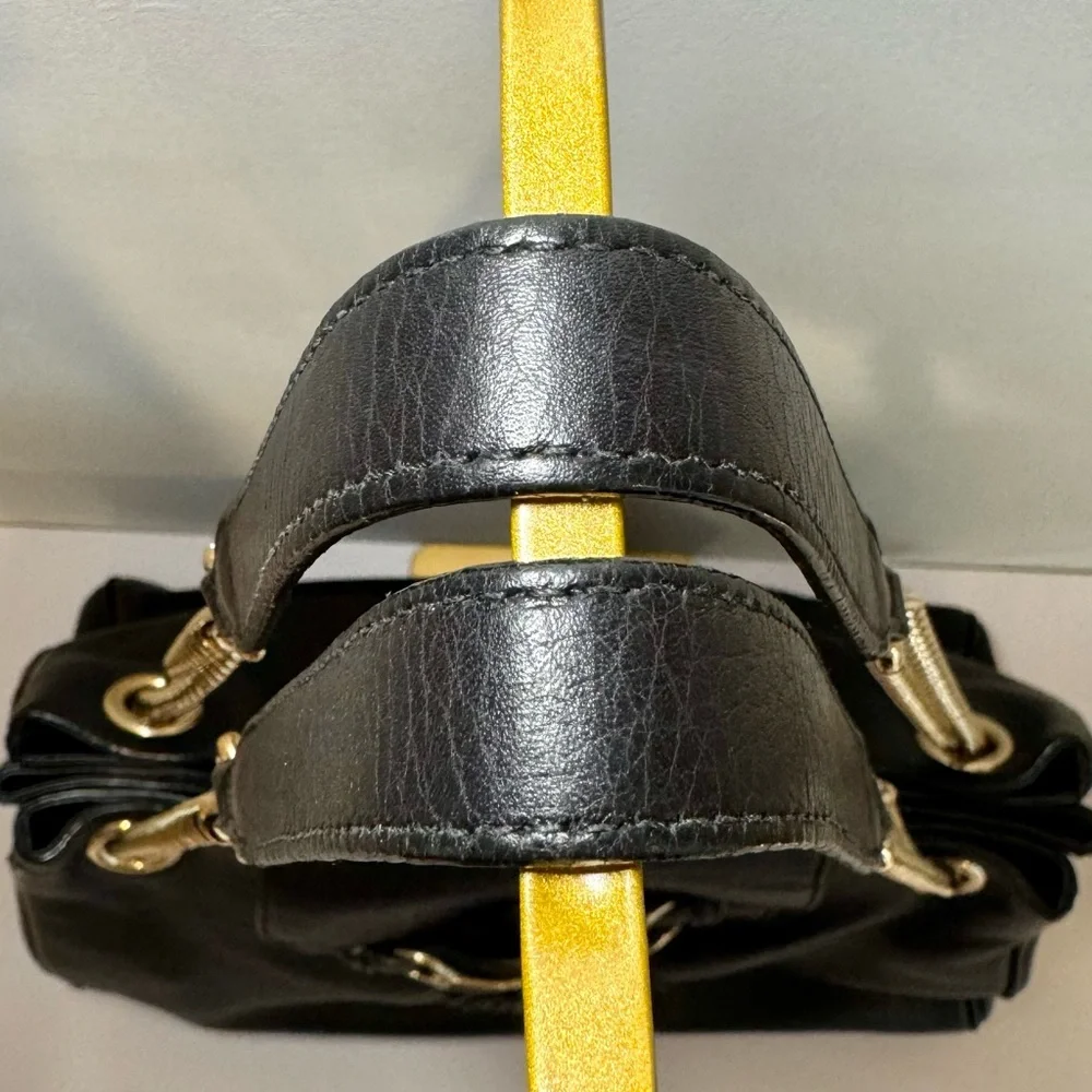 Gucci Emily Large Shoulder Bag In Pebbled Black Leather W Light Gold Chain Strap - Picture 5 of 16